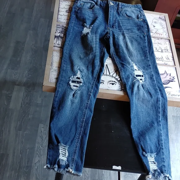 Almost Famous Distressed High Rise Blue Jeans - Picture 7 of 8